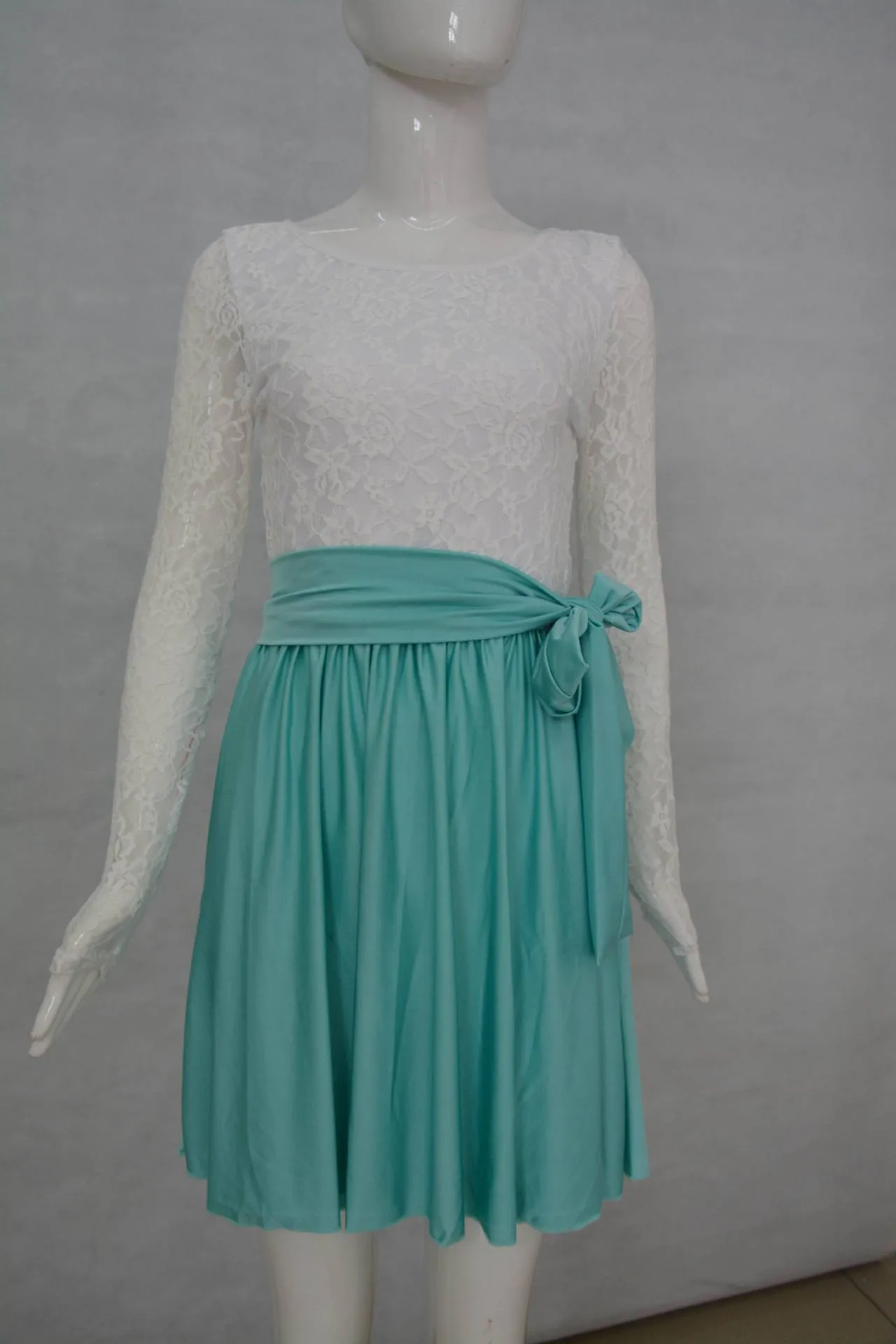 Clearance Scoop Long Sleeves Lace Patchwork Flared Pleated Short Dress