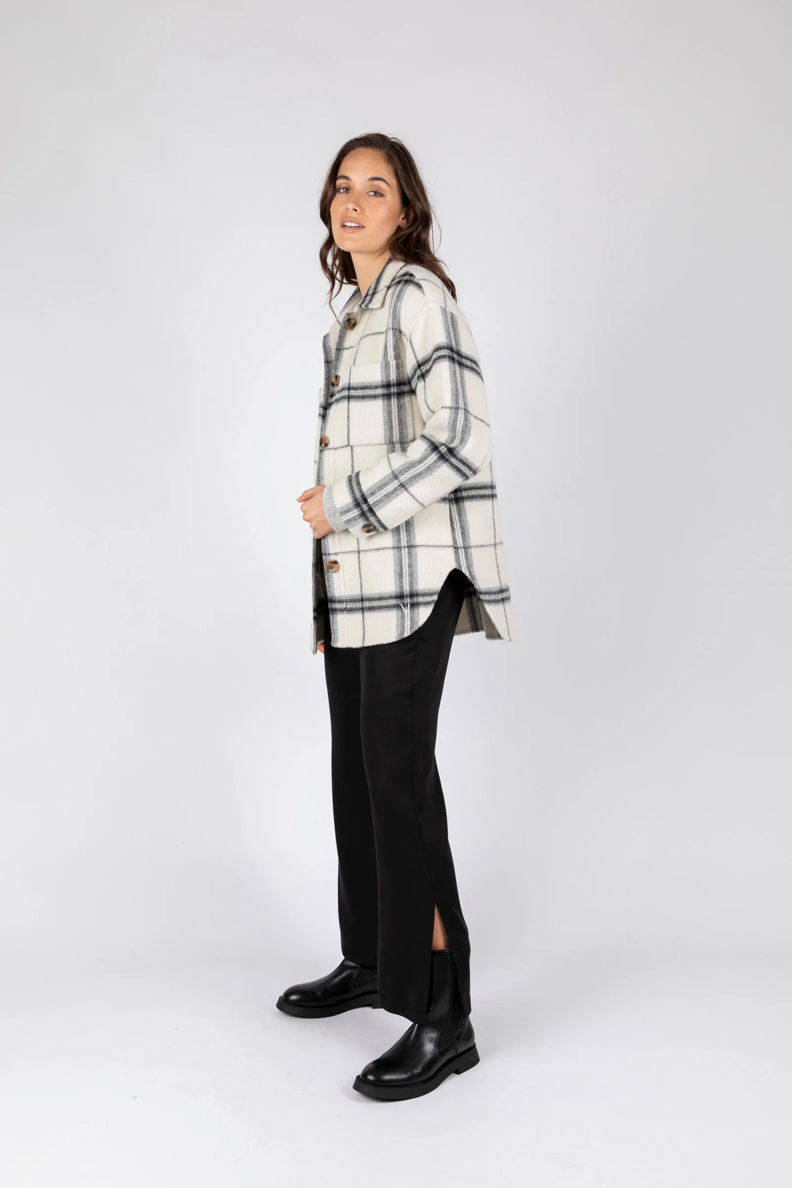 Oslo Shacket - Midnight Check