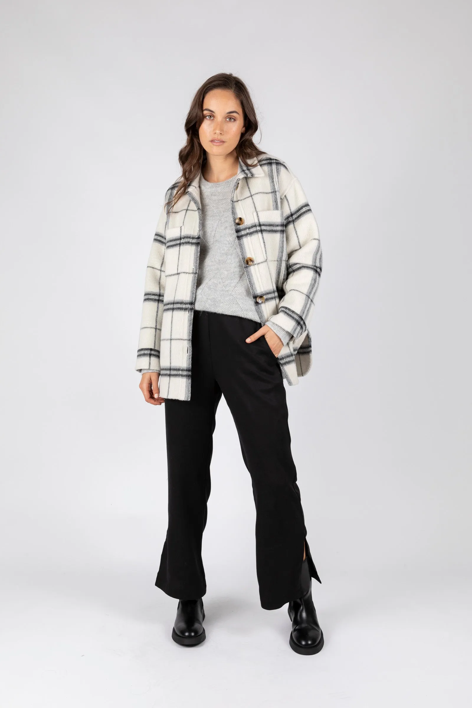 Oslo Shacket - Midnight Check