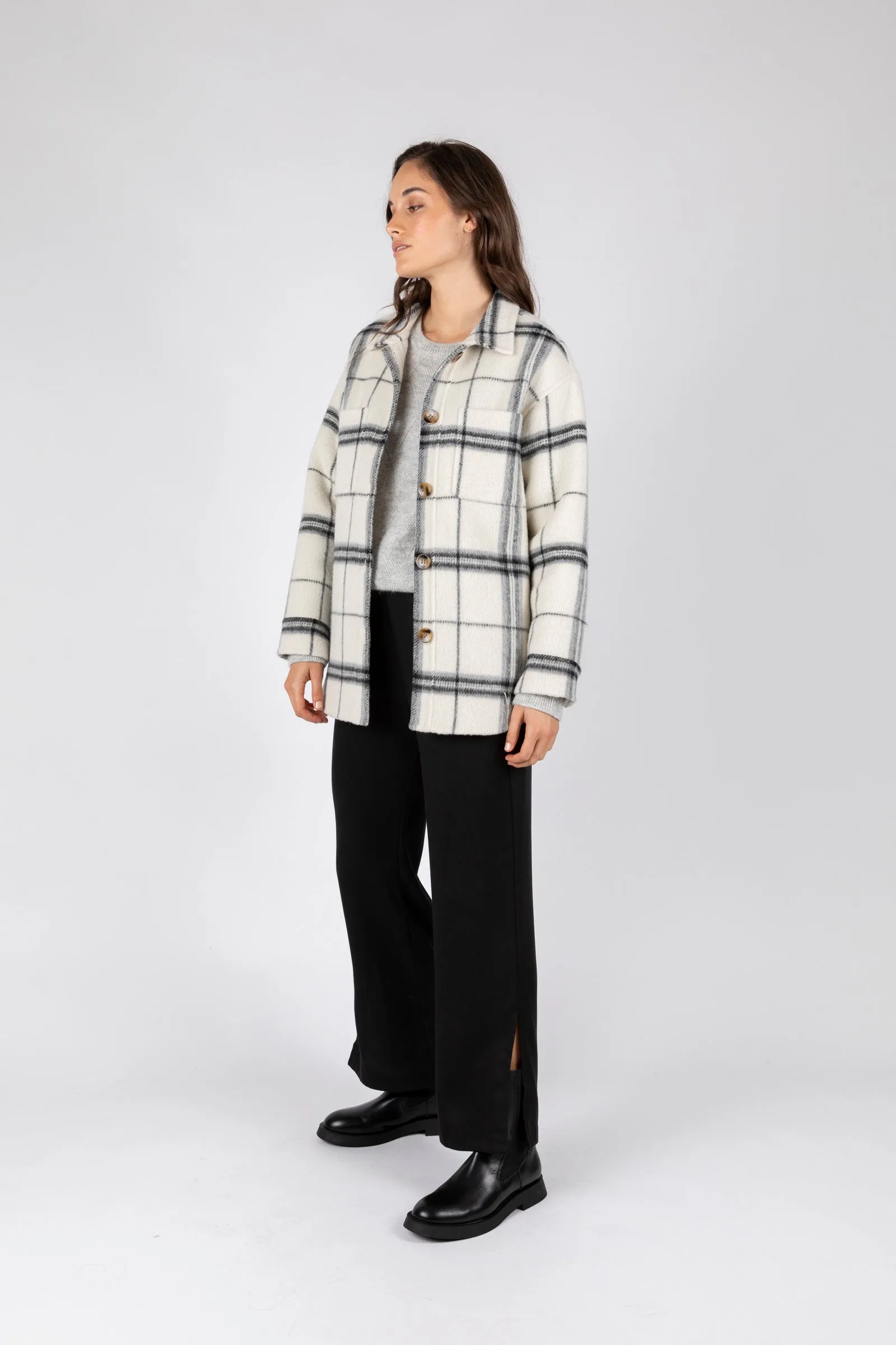 Oslo Shacket - Midnight Check