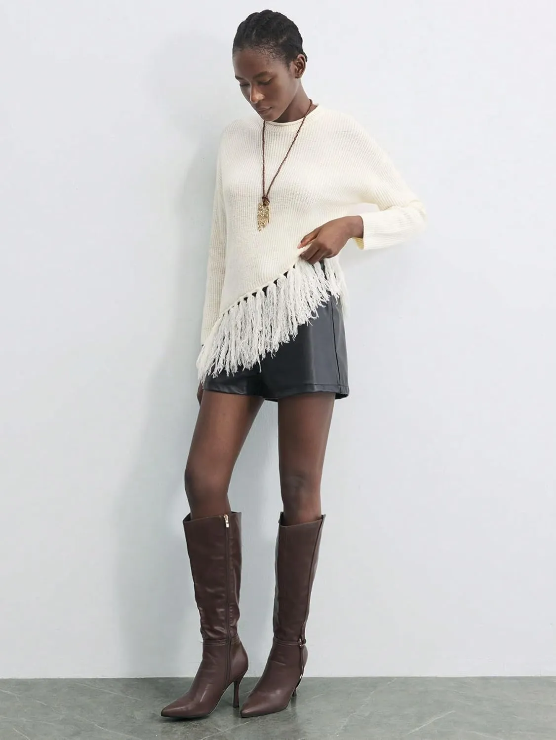 SweatyRocks Women's Long Sleeves Sweater Crew Neck Solid Color Fringe Hem Knitted Pullovers Tops
