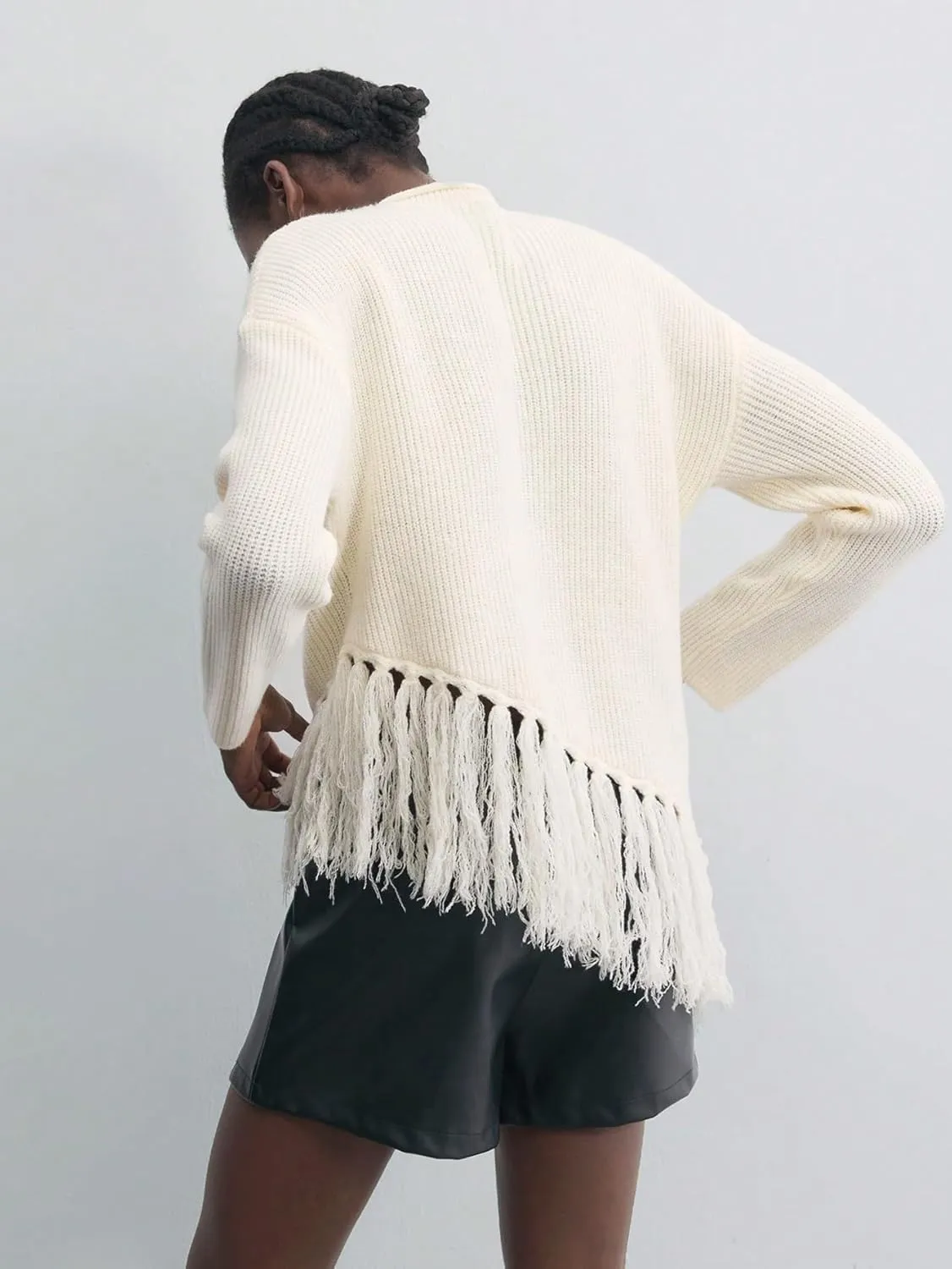 SweatyRocks Women's Long Sleeves Sweater Crew Neck Solid Color Fringe Hem Knitted Pullovers Tops
