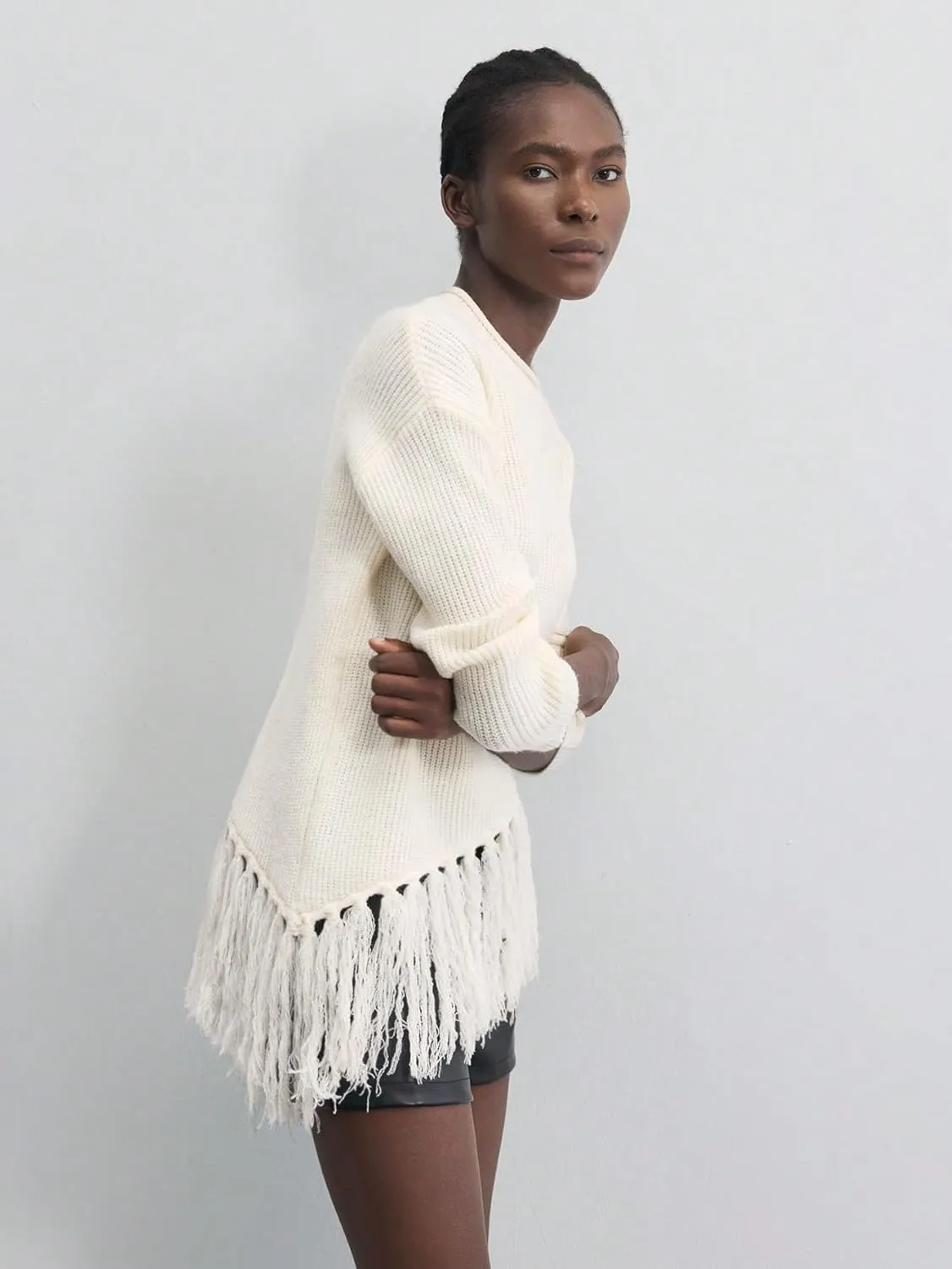 SweatyRocks Women's Long Sleeves Sweater Crew Neck Solid Color Fringe Hem Knitted Pullovers Tops